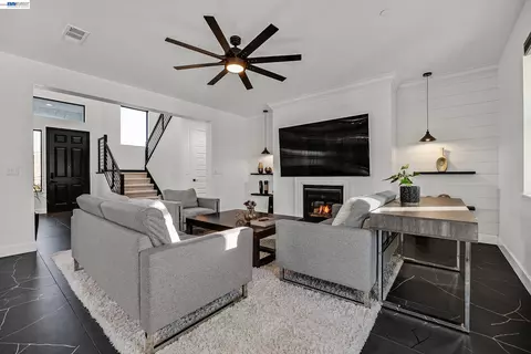 Living - 259 Eagle Nest Dr, Oakley, CA 94561 photo 2 of 2