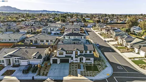 View/Area - 259 Eagle Nest Dr, Oakley, CA 94561 photo 3 of 7