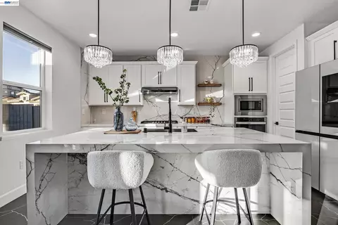 Kitchen - 259 Eagle Nest Dr, Oakley, CA 94561 photo 1 of 5