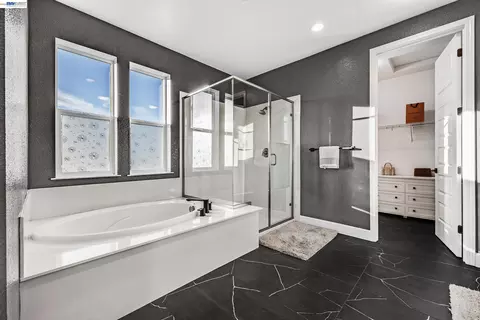 Bath - 259 Eagle Nest Dr, Oakley, CA 94561 photo 7 of 8