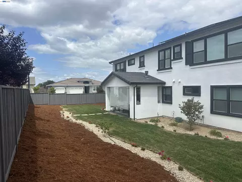 Exterior - 259 Eagle Nest Dr, Oakley, CA 94561 photo 9 of 15