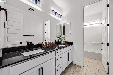 Bath - 259 Eagle Nest Dr, Oakley, CA 94561 photo 3 of 8