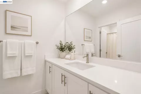 Bath - 5810 Midnight Pl #I, Dublin, CA 94568 photo 2 of 3