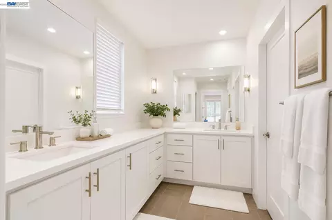 Bath - 5810 Midnight Pl #I, Dublin, CA 94568 photo 3 of 3