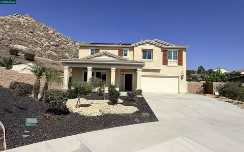 20455 Canaan Cir, Riverside, CA 92507
