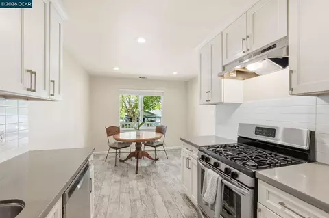 Kitchen - 3103 Hazelwood St, Vallejo, CA 94591 photo 3 of 4
