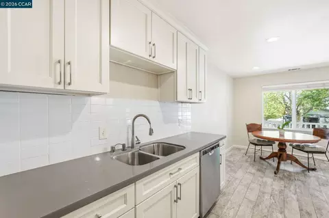 Kitchen - 3103 Hazelwood St, Vallejo, CA 94591 photo 4 of 4