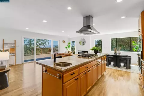 Kitchen - 3336 Oak Ct, Lafayette, CA 94549 photo 2 of 5