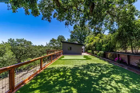Exterior - 3336 Oak Ct, Lafayette, CA 94549 photo 22 of 32