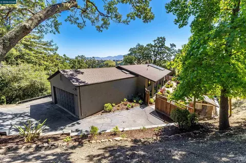 Exterior - 3336 Oak Ct, Lafayette, CA 94549 photo 3 of 32