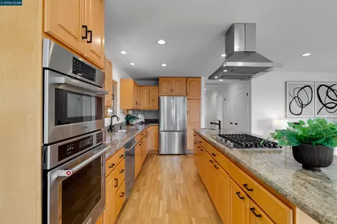 Kitchen - 3336 Oak Ct, Lafayette, CA 94549 photo 5 of 5