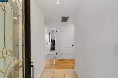 Entry Way - 3336 Oak Ct, Lafayette, CA 94549 photo 1 of 1