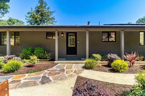 Exterior - 3336 Oak Ct, Lafayette, CA 94549 photo 7 of 32