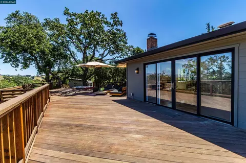 Exterior - 3336 Oak Ct, Lafayette, CA 94549 photo 12 of 32