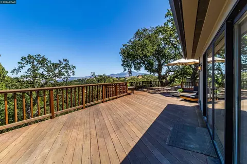 Exterior - 3336 Oak Ct, Lafayette, CA 94549 photo 13 of 32