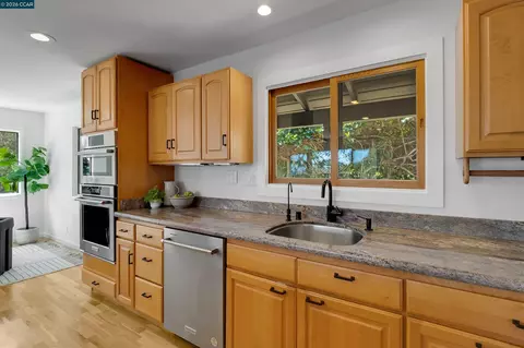 Kitchen - 3336 Oak Ct, Lafayette, CA 94549 photo 3 of 5