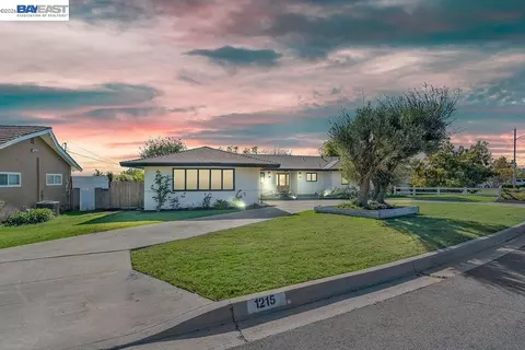 1215 Wardman Dr, Brea, CA 92821