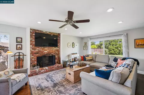 Living - 1933 Joseph Dr, Moraga, CA 94556 photo 4 of 4