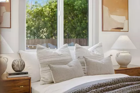 Bedroom - 1712 Schiller St, Alameda, CA 94501 photo 6 of 7
