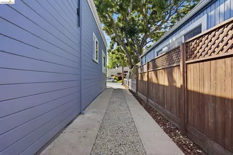 Entry Way - 1712 Schiller St, Alameda, CA 94501 photo 3 of 3