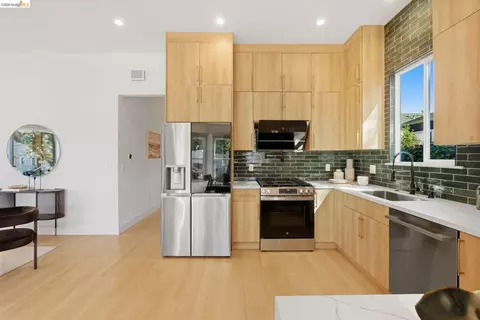 Kitchen - 1712 Schiller St, Alameda, CA 94501 photo 2 of 7