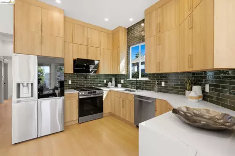 Kitchen - 1712 Schiller St, Alameda, CA 94501 photo 3 of 7