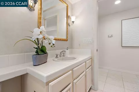 Bath - 306 Maverick Ct, Lafayette, CA 94549 photo 6 of 6