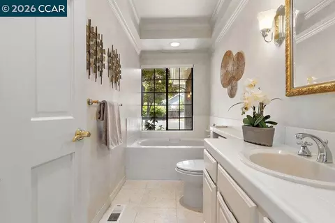 Bath - 306 Maverick Ct, Lafayette, CA 94549 photo 5 of 6
