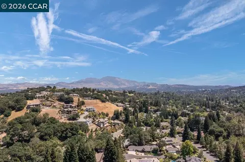 View/Area - 306 Maverick Ct, Lafayette, CA 94549 photo 4 of 5
