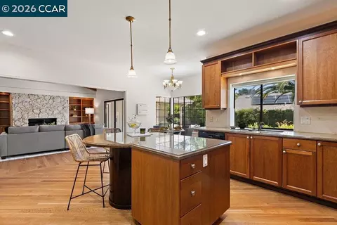 Kitchen - 306 Maverick Ct, Lafayette, CA 94549 photo 4 of 4