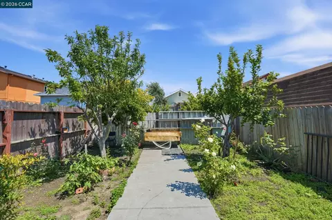 Exterior - 682 8th St, Richmond, CA 94801 photo 17 of 23