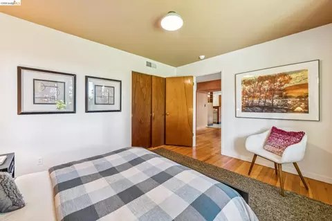 Bedroom - 1113 Hillview Rd, Berkeley, CA 94708 photo 5 of 6