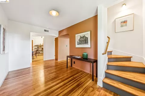 Entry Way - 1113 Hillview Rd, Berkeley, CA 94708 photo 3 of 4