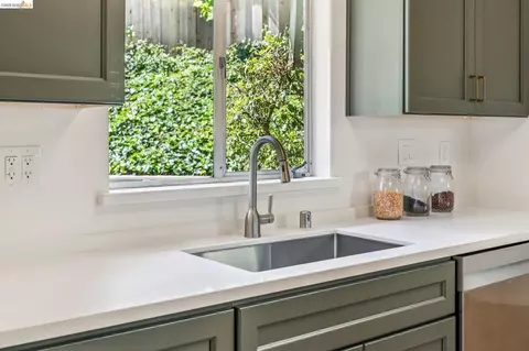 Kitchen - 1113 Hillview Rd, Berkeley, CA 94708 photo 4 of 5