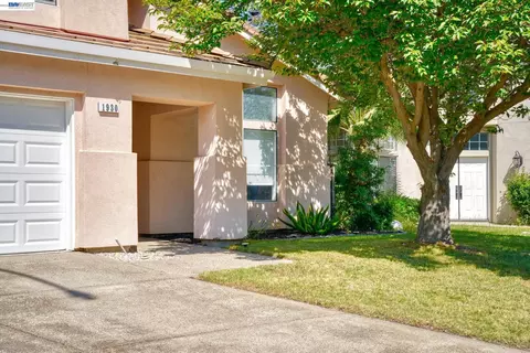 Exterior - 1930 Tahoe Cir, Tracy, CA 95376 photo 9 of 10