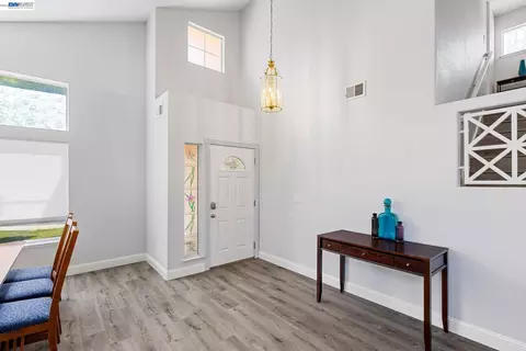 Entry Way - 1930 Tahoe Cir, Tracy, CA 95376 photo 2 of 6