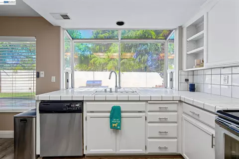 Kitchen - 1930 Tahoe Cir, Tracy, CA 95376 photo 2 of 3