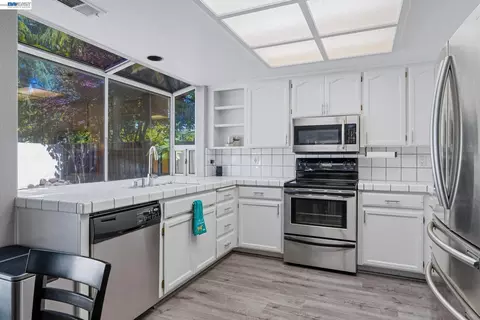 Kitchen - 1930 Tahoe Cir, Tracy, CA 95376 photo 1 of 3