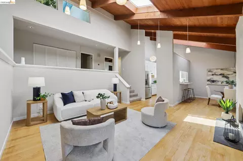 6643 Aitken Dr, Oakland, CA 94611