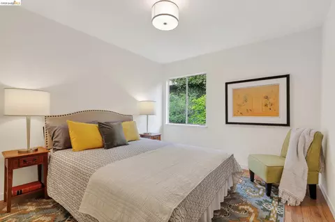 Bedroom - 1825 Highland Pl #1831, Berkeley, CA 94709 photo 1 of 2