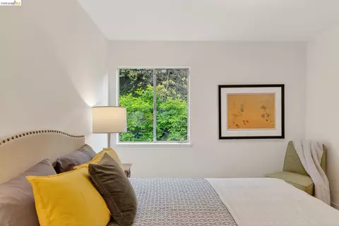 Bedroom - 1825 Highland Pl #1831, Berkeley, CA 94709 photo 2 of 2