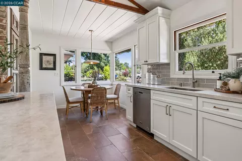20 Santa Rita Dr, Walnut Creek, CA 94596