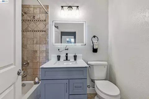 Bath - 2248 E 22nd St, Oakland, CA 94606 photo 1 of 4