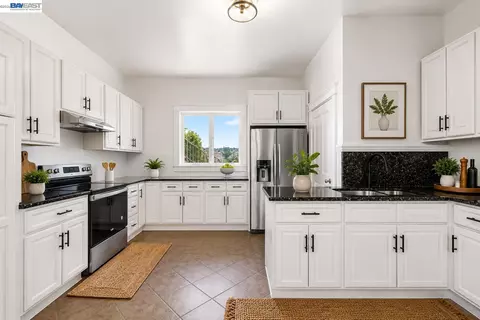 Kitchen - 2248 E 22nd St, Oakland, CA 94606 photo 1 of 3