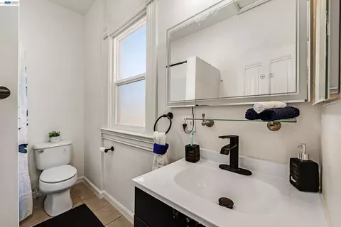 Bath - 2248 E 22nd St, Oakland, CA 94606 photo 3 of 4