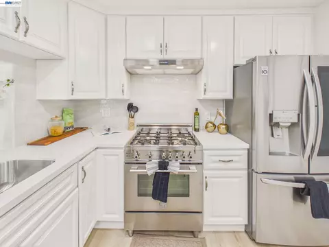 Kitchen - 7482 Larkdale Ave, Dublin, CA 94568 photo 4 of 4