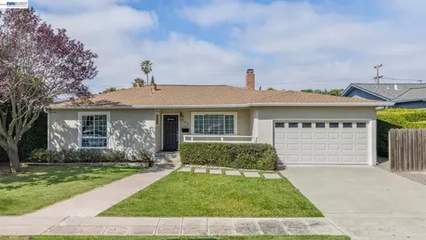 7482 Larkdale Ave, Dublin, CA 94568