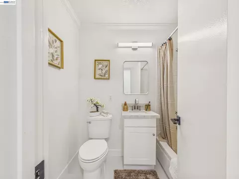 Bath - 7482 Larkdale Ave, Dublin, CA 94568 photo 4 of 5