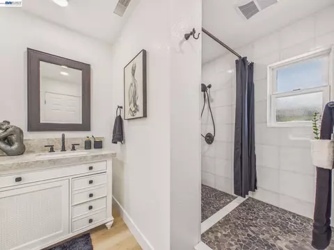 Bath - 7482 Larkdale Ave, Dublin, CA 94568 photo 2 of 5