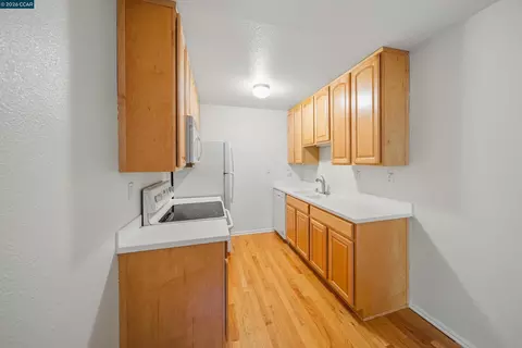 150 Sharene Ln #109, Walnut Creek, CA 94596